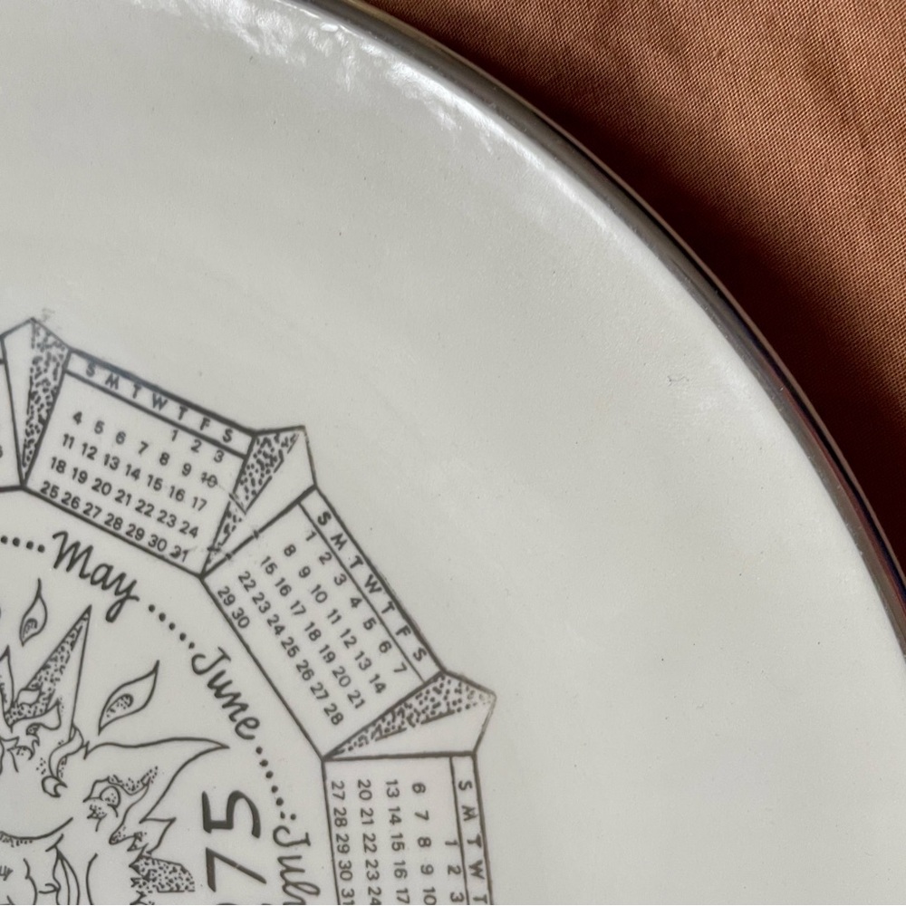 Rosenthal Sunburst Calendar Plate 1975 - Picture 4 of 6